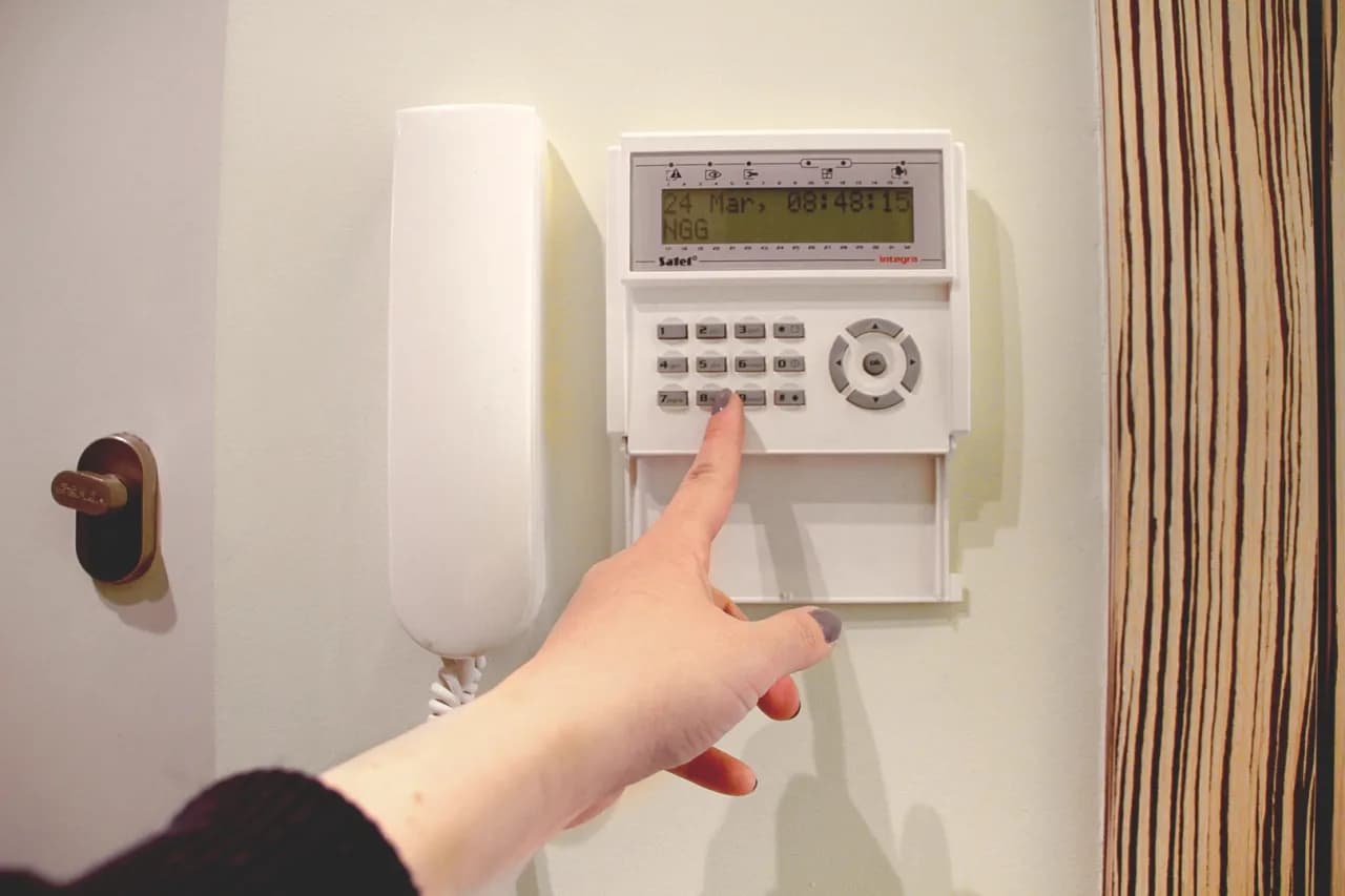 Jak założyć alarm w domu i uniknąć kosztownych włamań Jak założyć alarm w domu i uniknąć kosztownych włamań