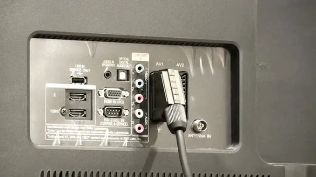 Jakim kablem podłączyć dekoder do telewizora, aby uniknąć problemów? Jakim kablem podłączyć dekoder do telewizora, aby uniknąć problemów?