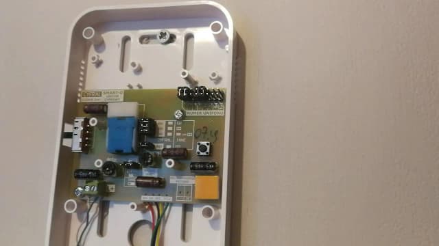 Jak podłączyć domofon Laskomex LY-8 bez błędów i problemów? Jak podłączyć domofon Laskomex LY-8 bez błędów i problemów?